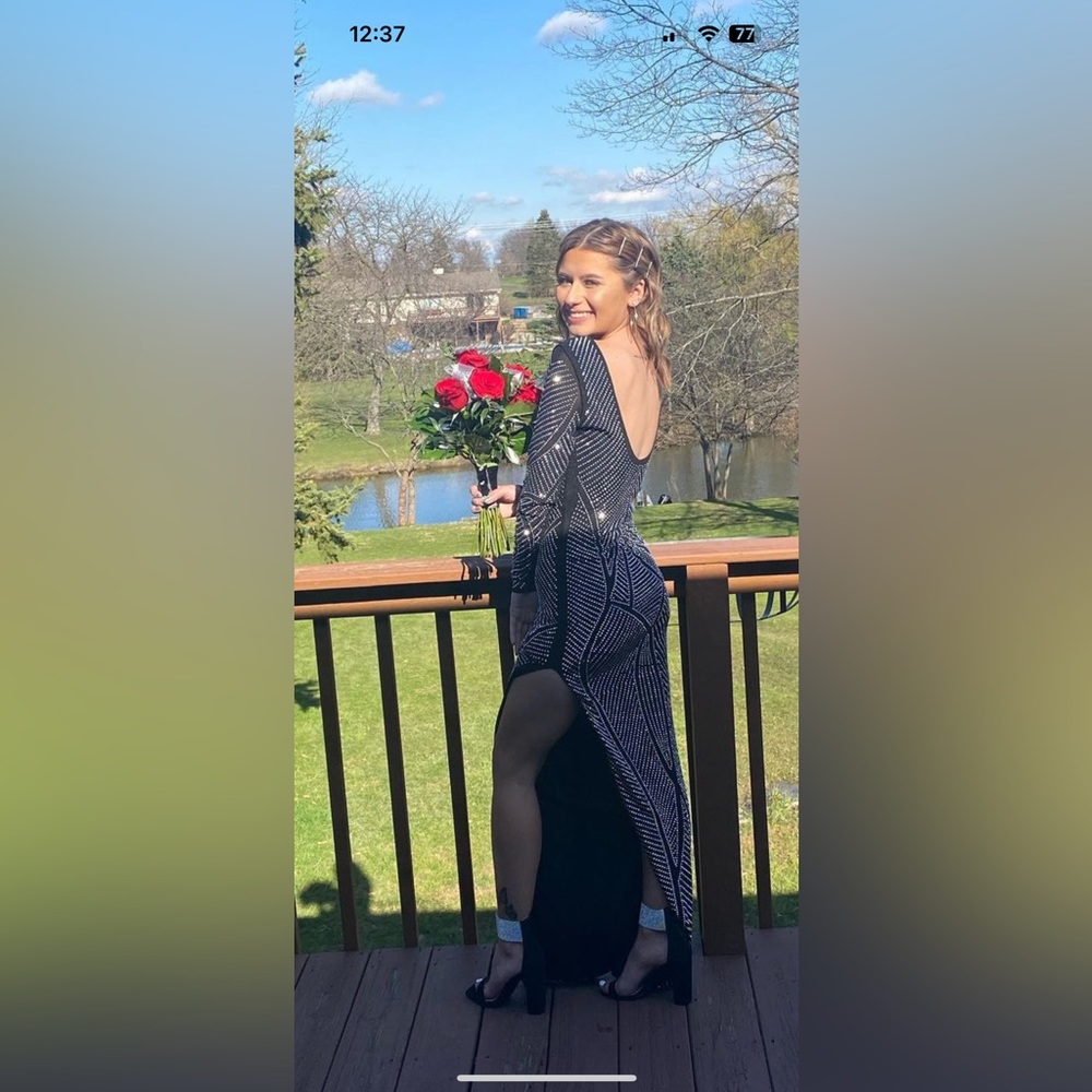 Black sequence Prom dress !!
